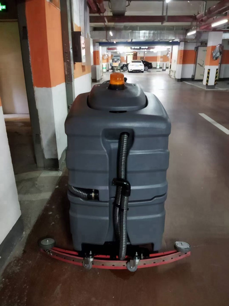 停車場洗地機(jī)多少錢一臺(tái)